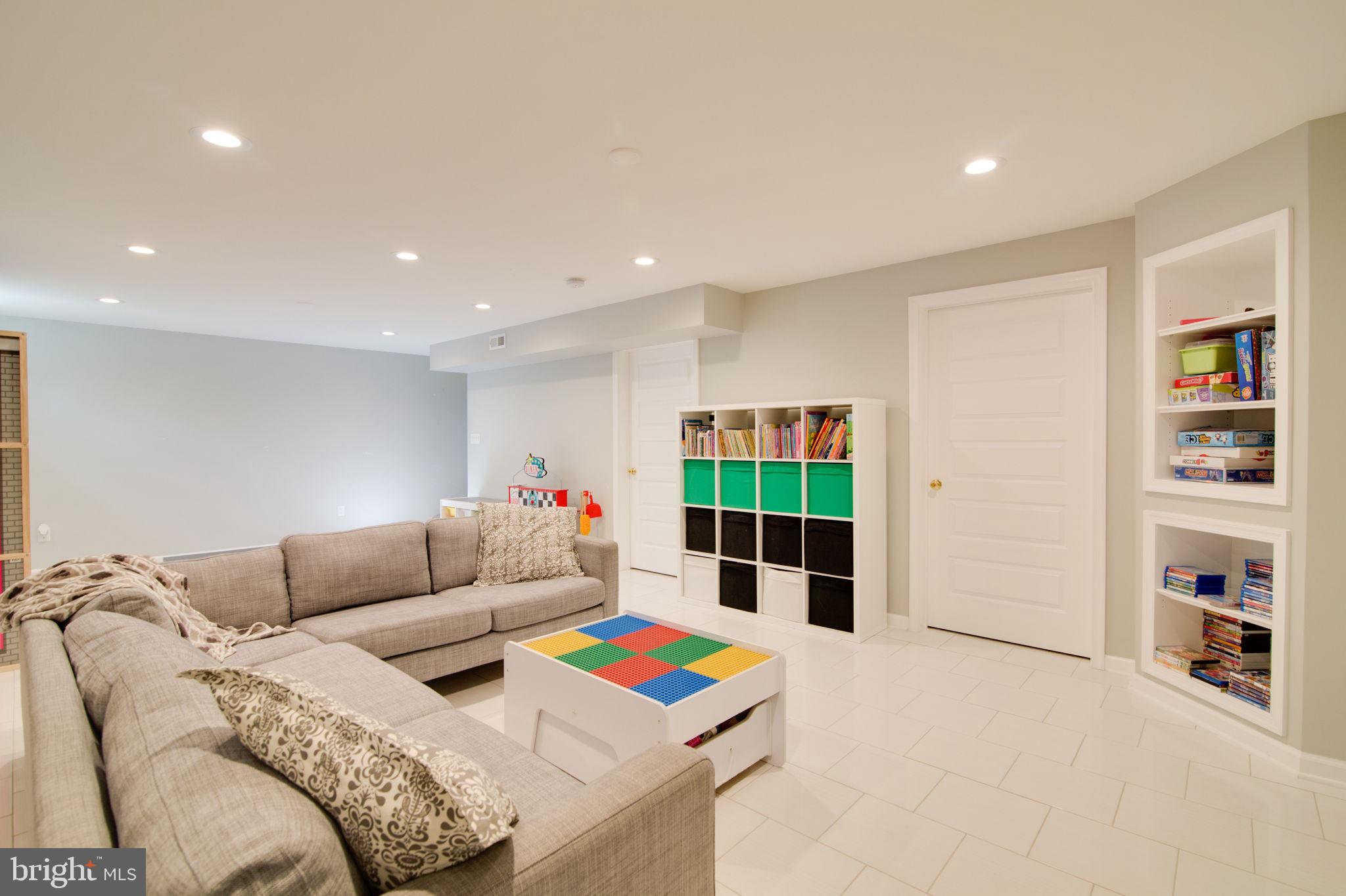 LADYSMITH VILLAGE - Residential