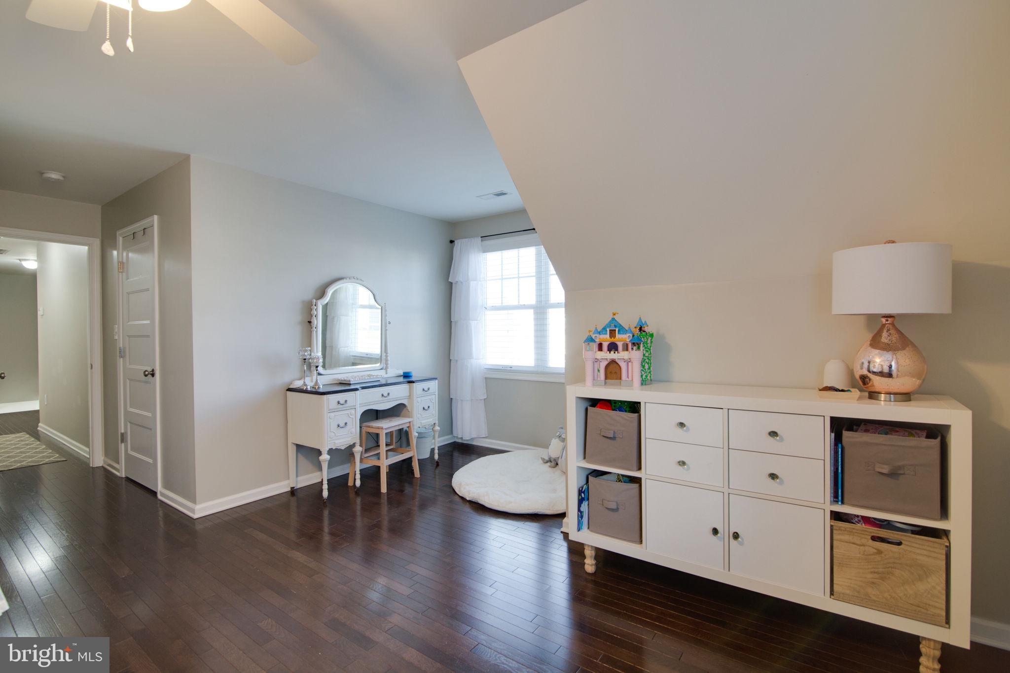 LADYSMITH VILLAGE - Residential