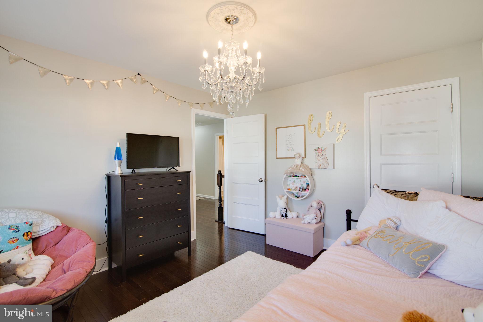 LADYSMITH VILLAGE - Residential