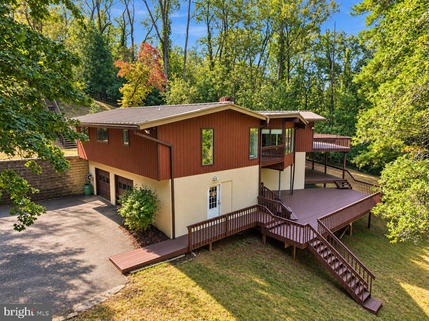 2367 PHEASANT HILL LANE