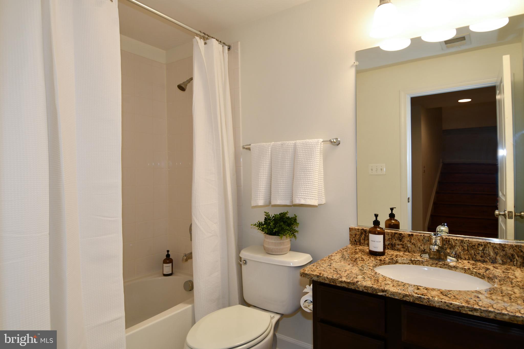 CENTREVILLE FARMS - Residential