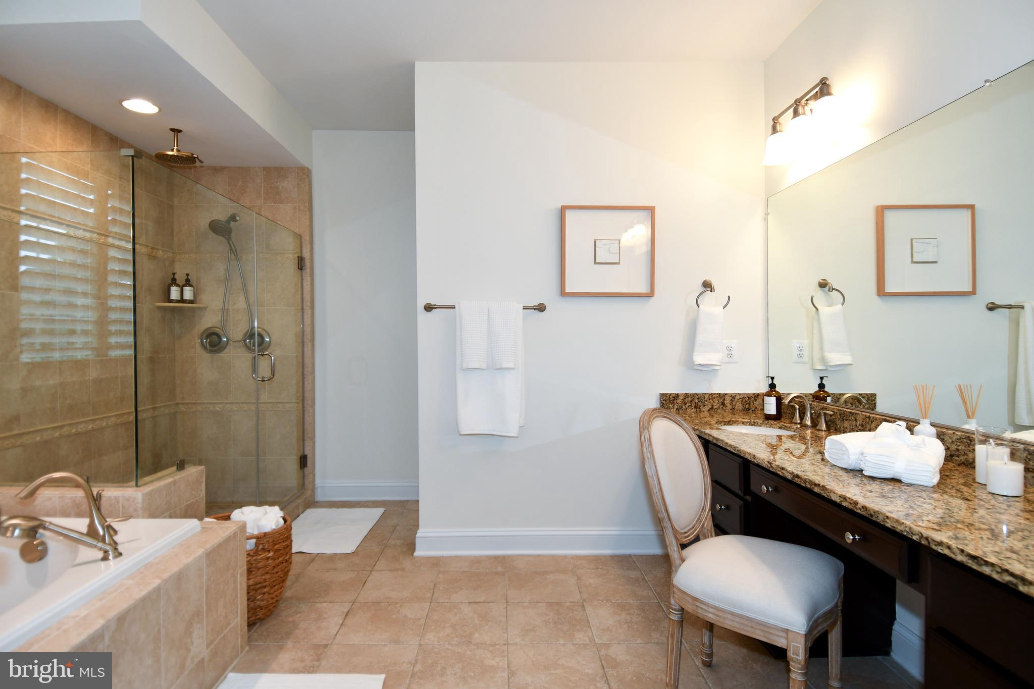 CENTREVILLE FARMS - Residential