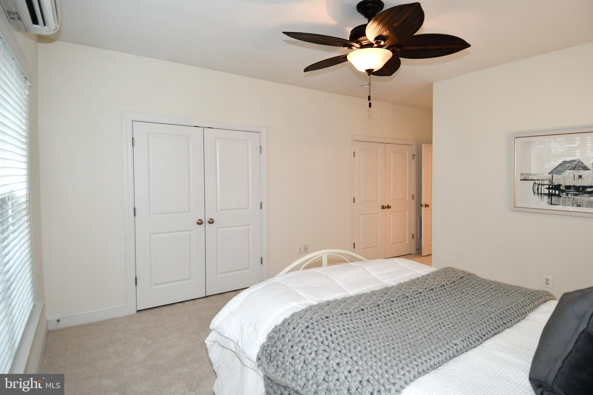 CENTREVILLE FARMS - Residential