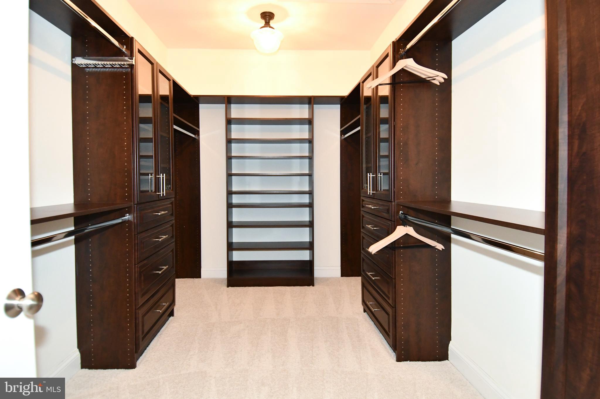 CENTREVILLE FARMS - Residential