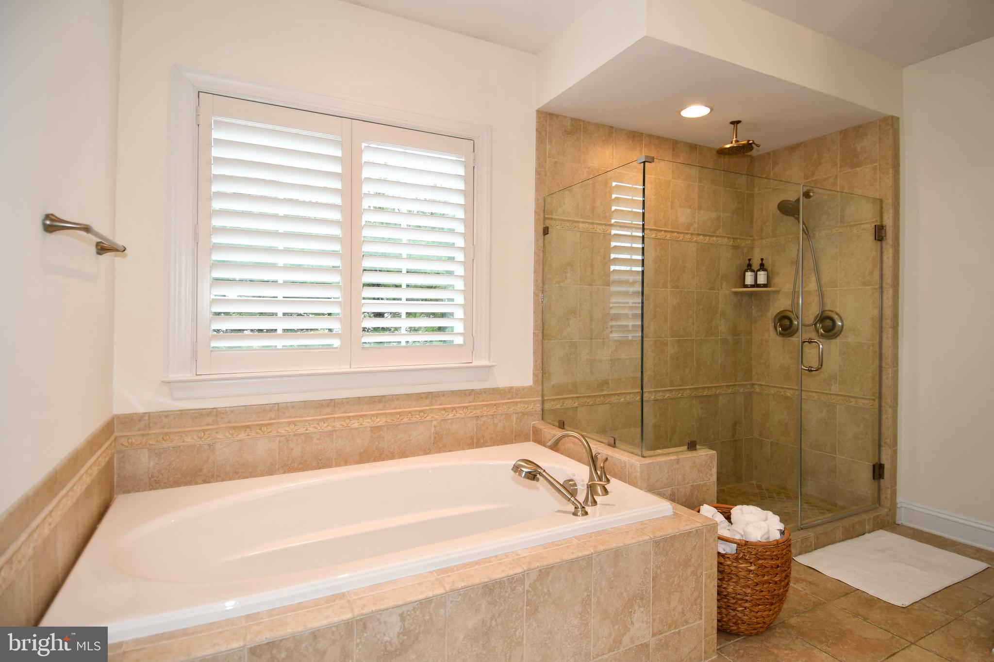 CENTREVILLE FARMS - Residential