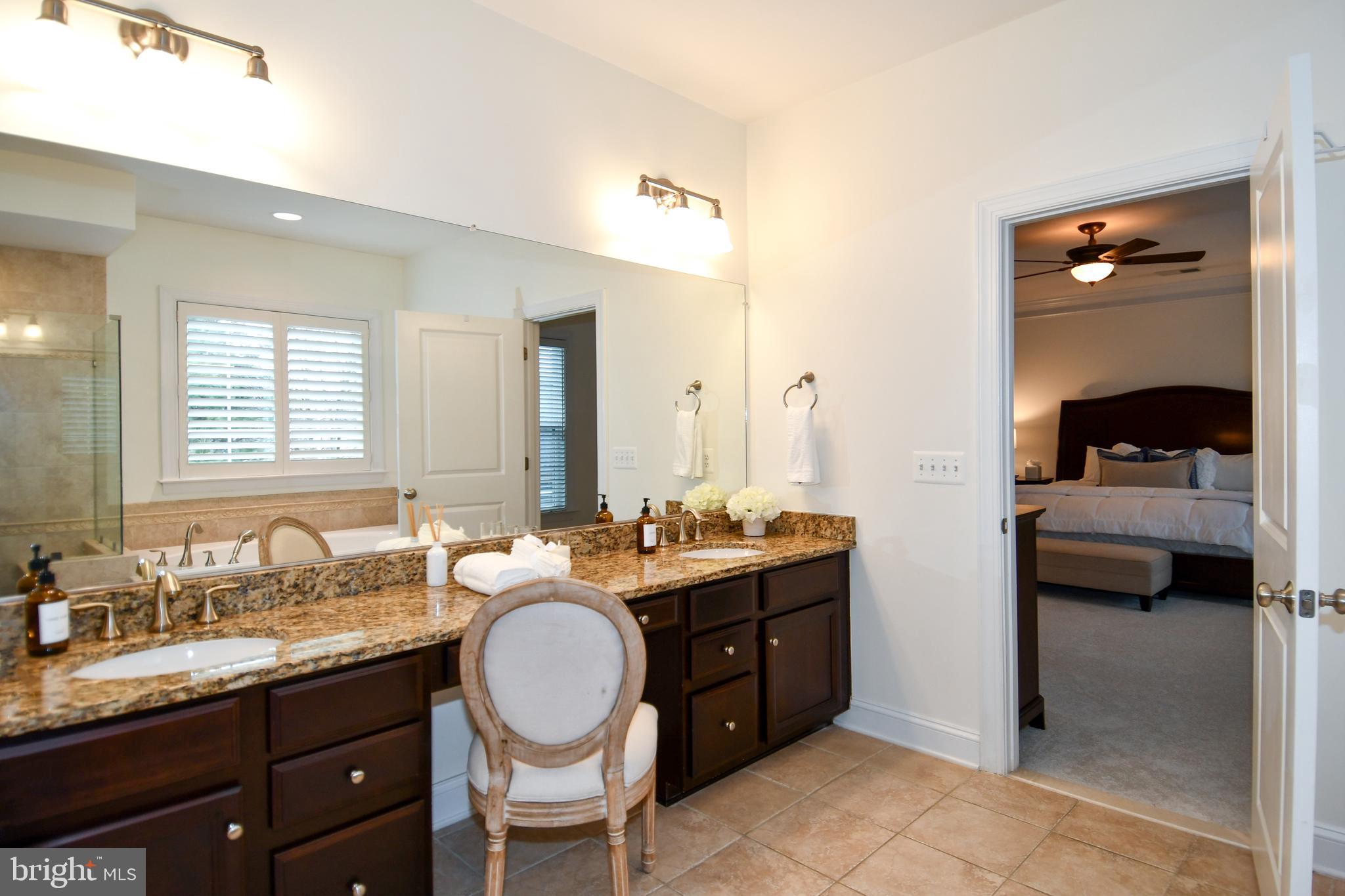 CENTREVILLE FARMS - Residential