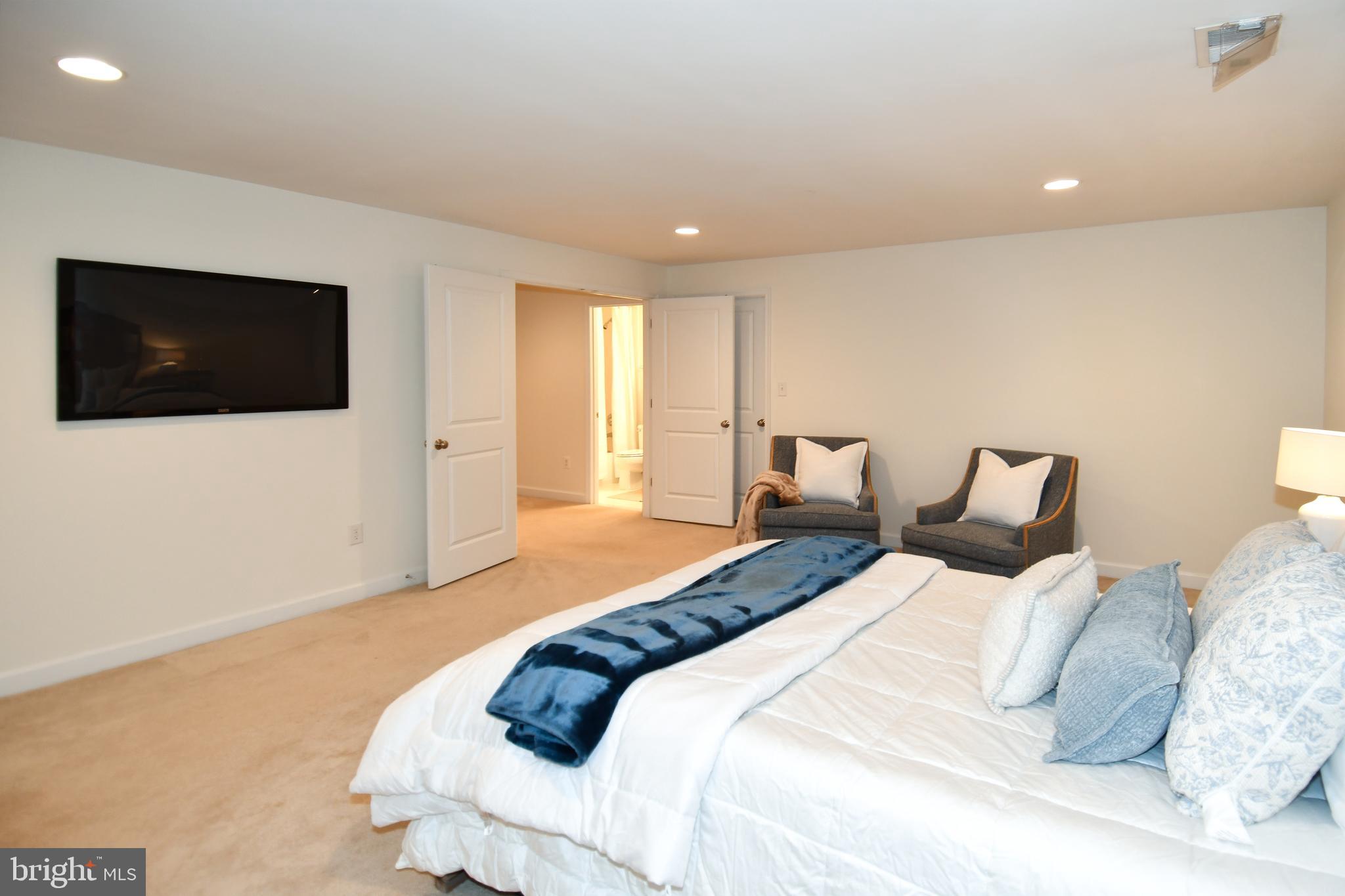 CENTREVILLE FARMS - Residential