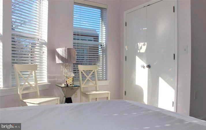 ROSSLYN - Residential Lease