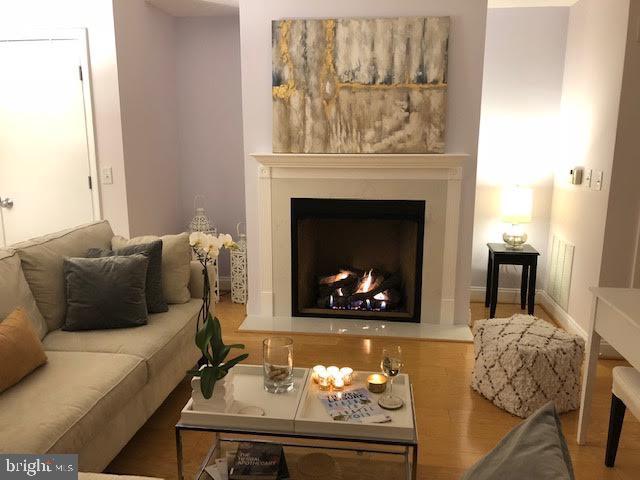 ROSSLYN - Residential Lease