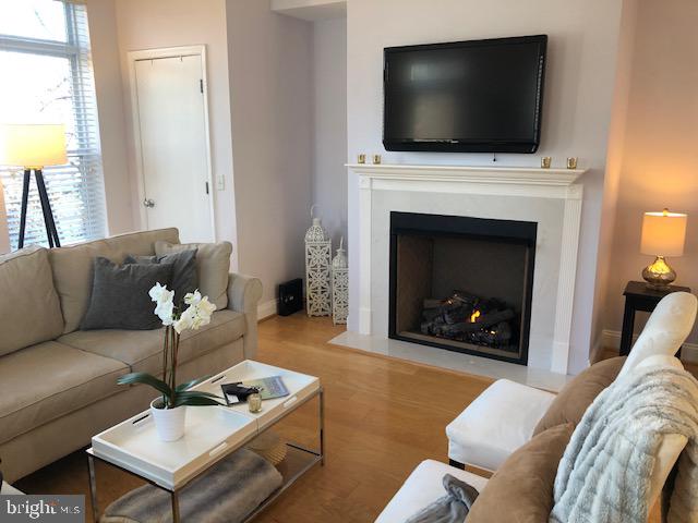 ROSSLYN - Residential Lease