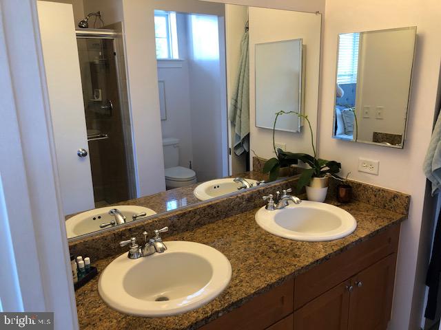 ROSSLYN - Residential Lease