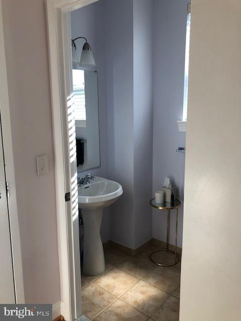 ROSSLYN - Residential Lease