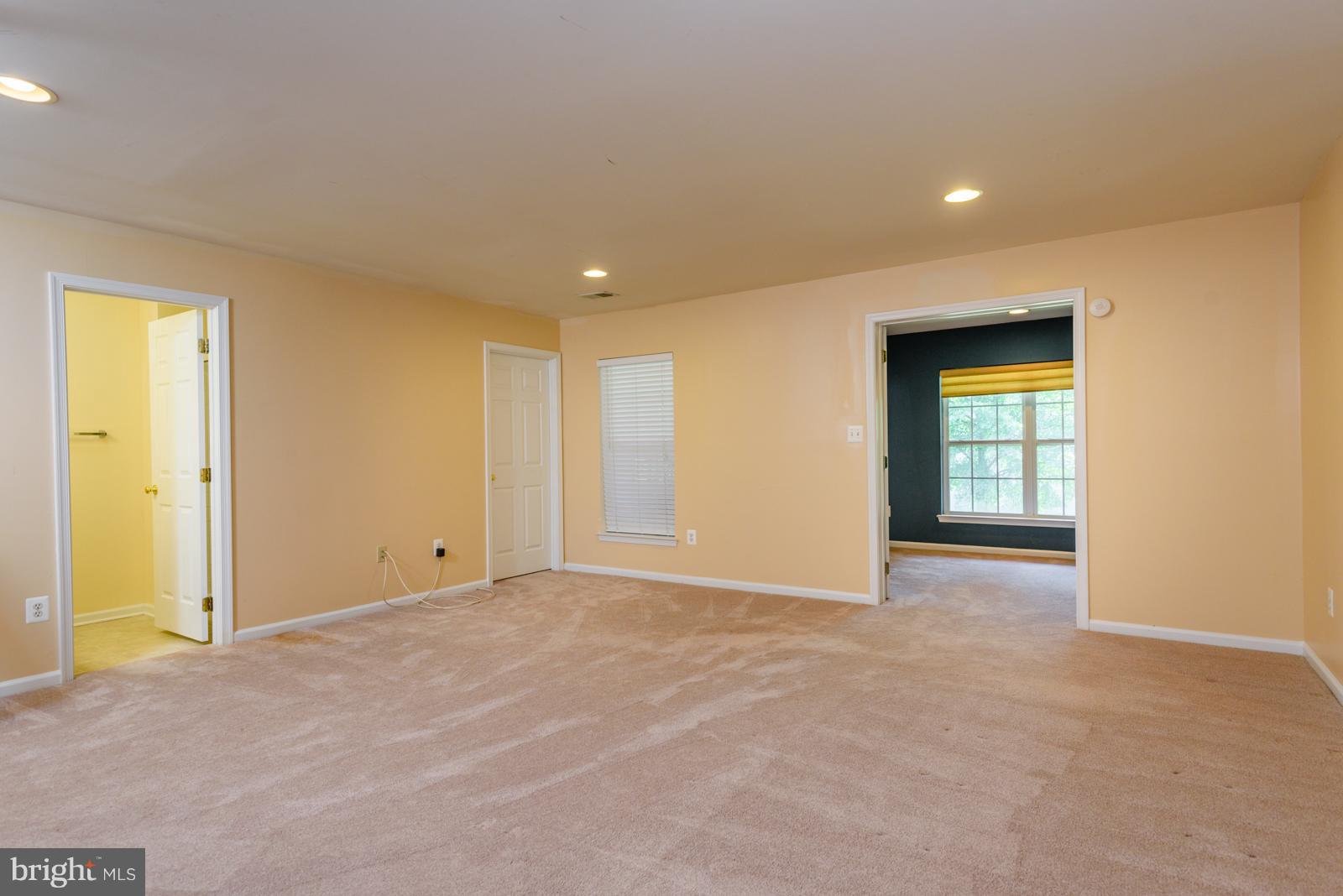 KINGSTOWNE - Residential Lease