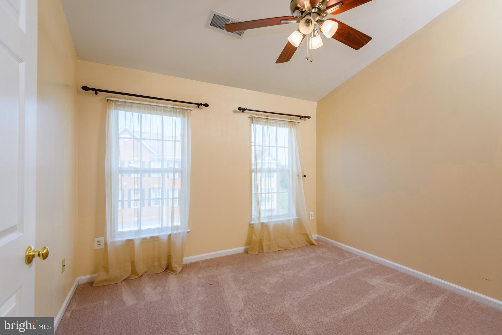 KINGSTOWNE - Residential Lease