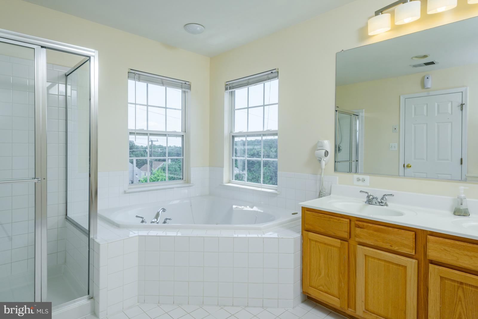 KINGSTOWNE - Residential Lease