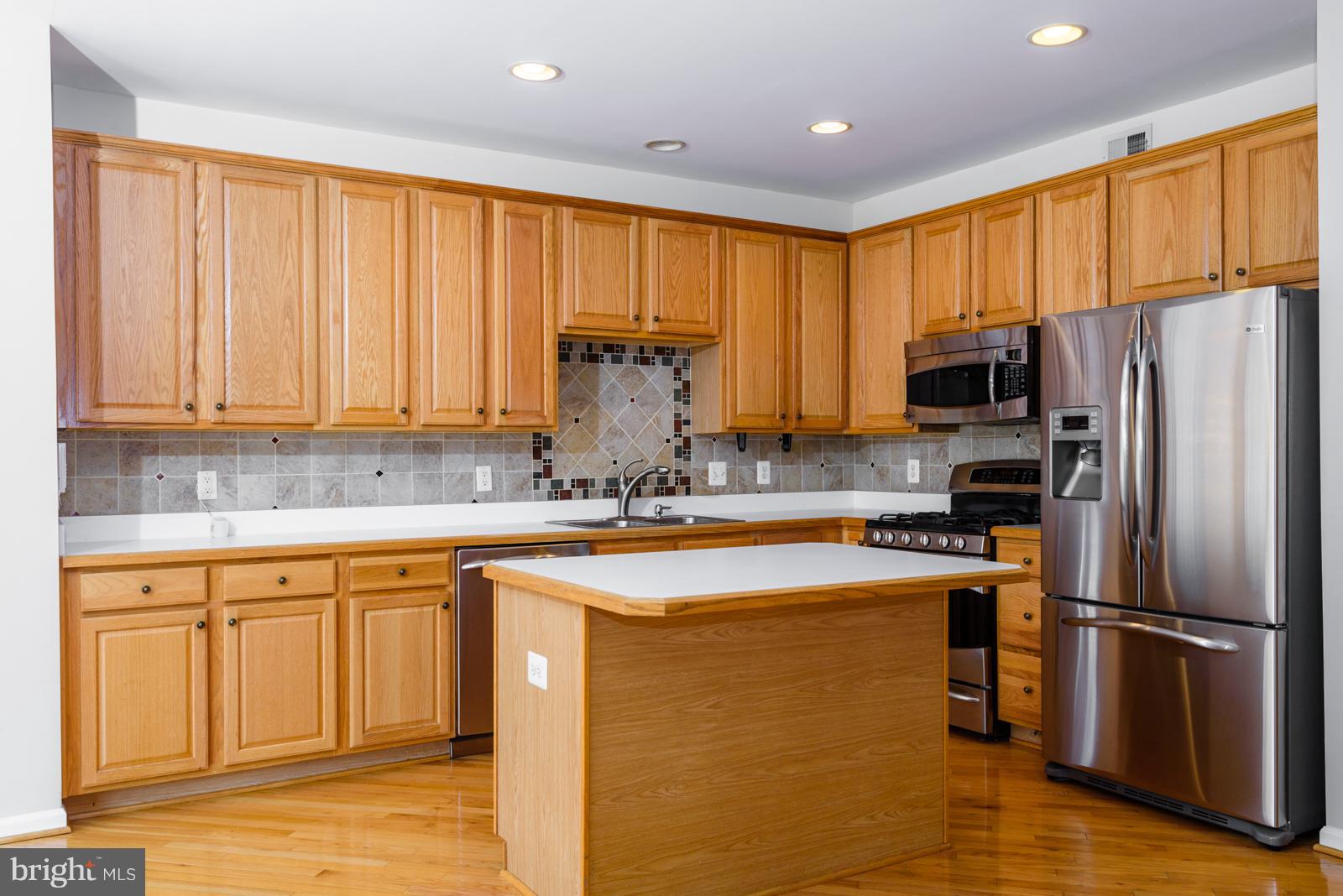 KINGSTOWNE - Residential Lease