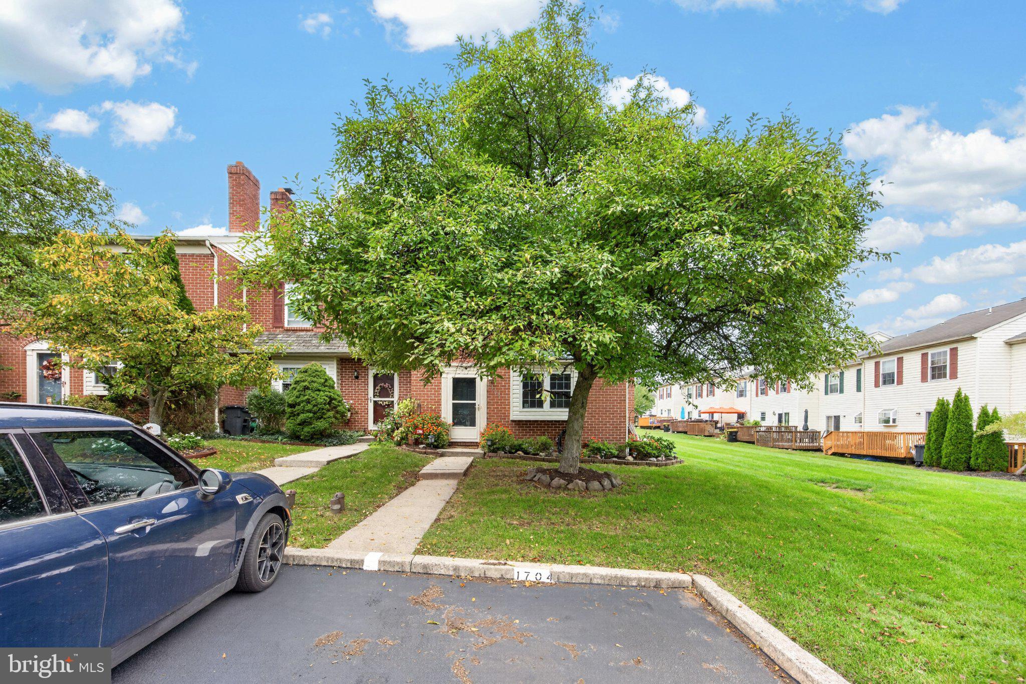 1704 VILLAGE GREEN DRIVE