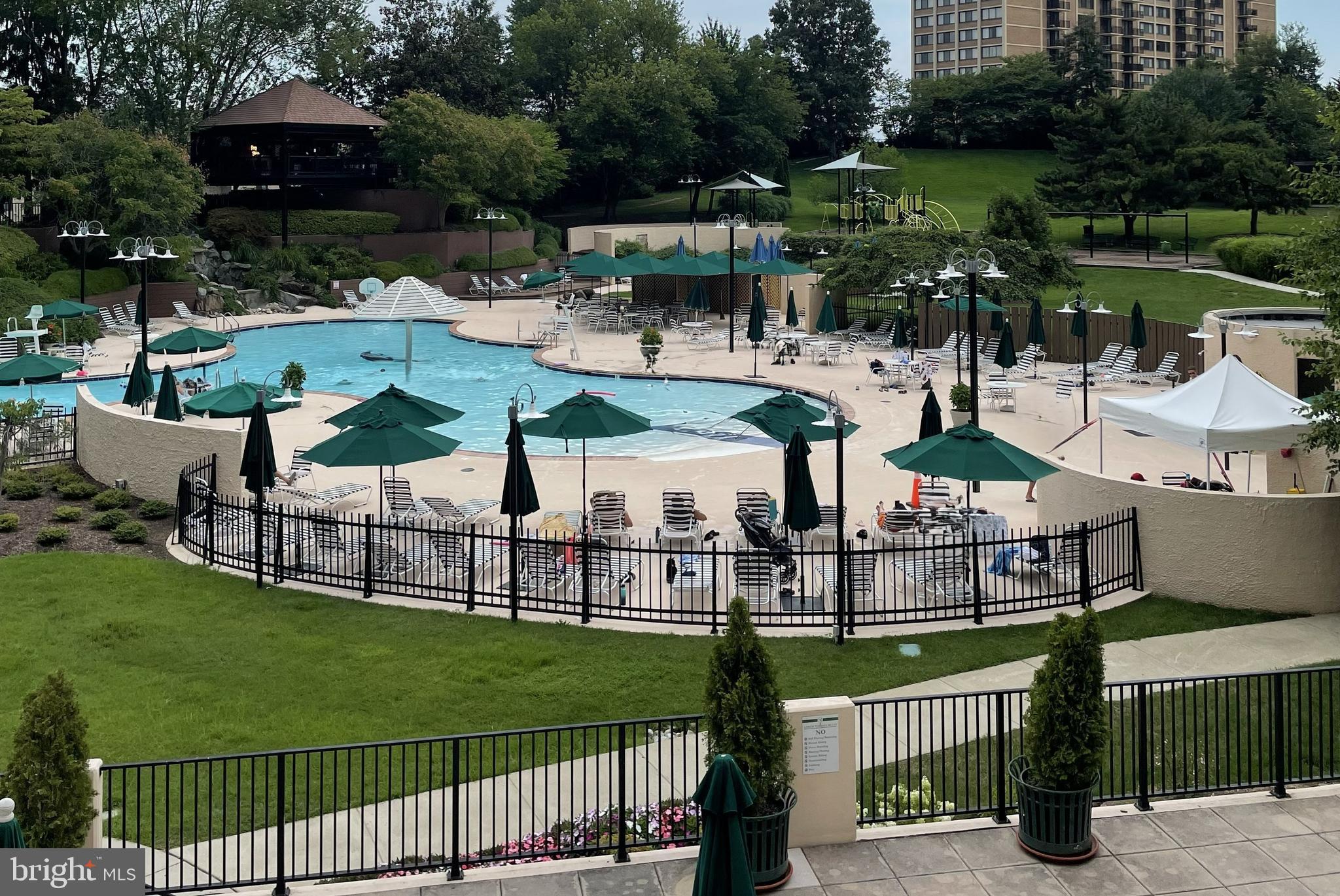 WATERGATE AT LANDMARK - Residential