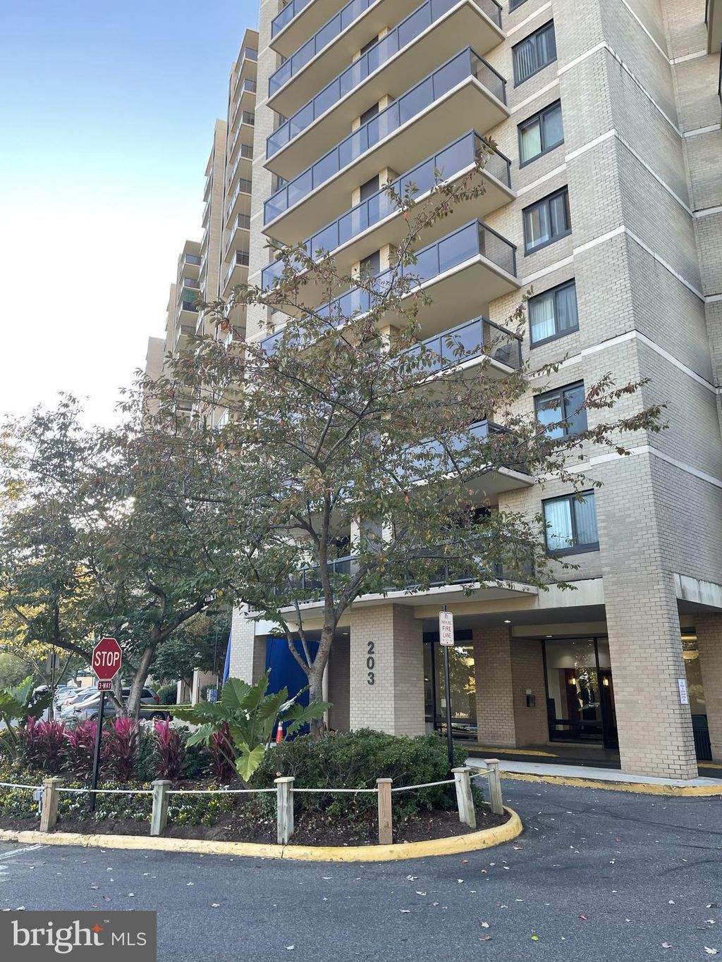 Photo of 203 Yoakum Parkway #1807, ALEXANDRIA, VA 22304 (MLS # VAAX2051600)