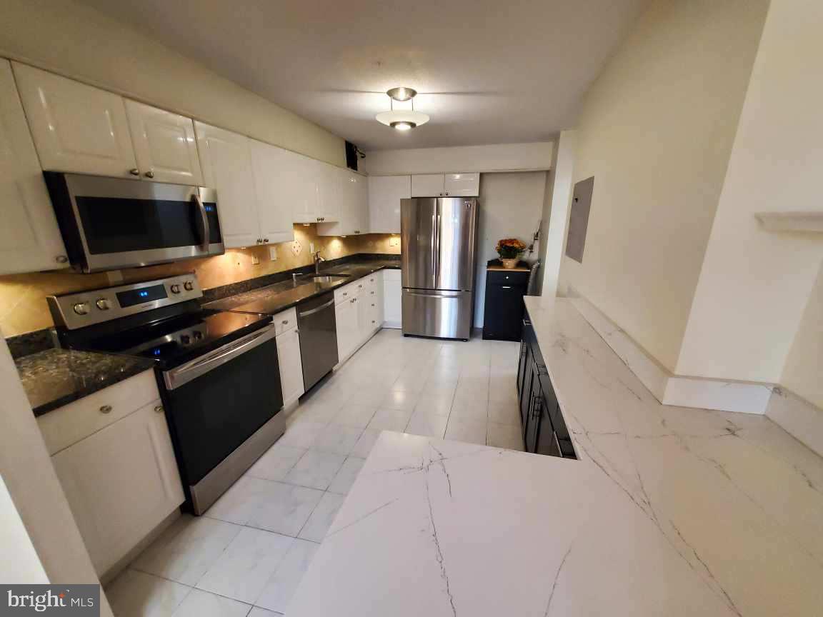 WATERGATE AT LANDMARK - Residential