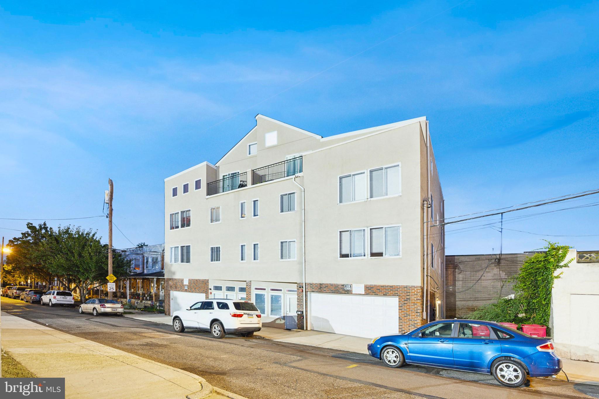 ROXBOROUGH - Commercial Lease