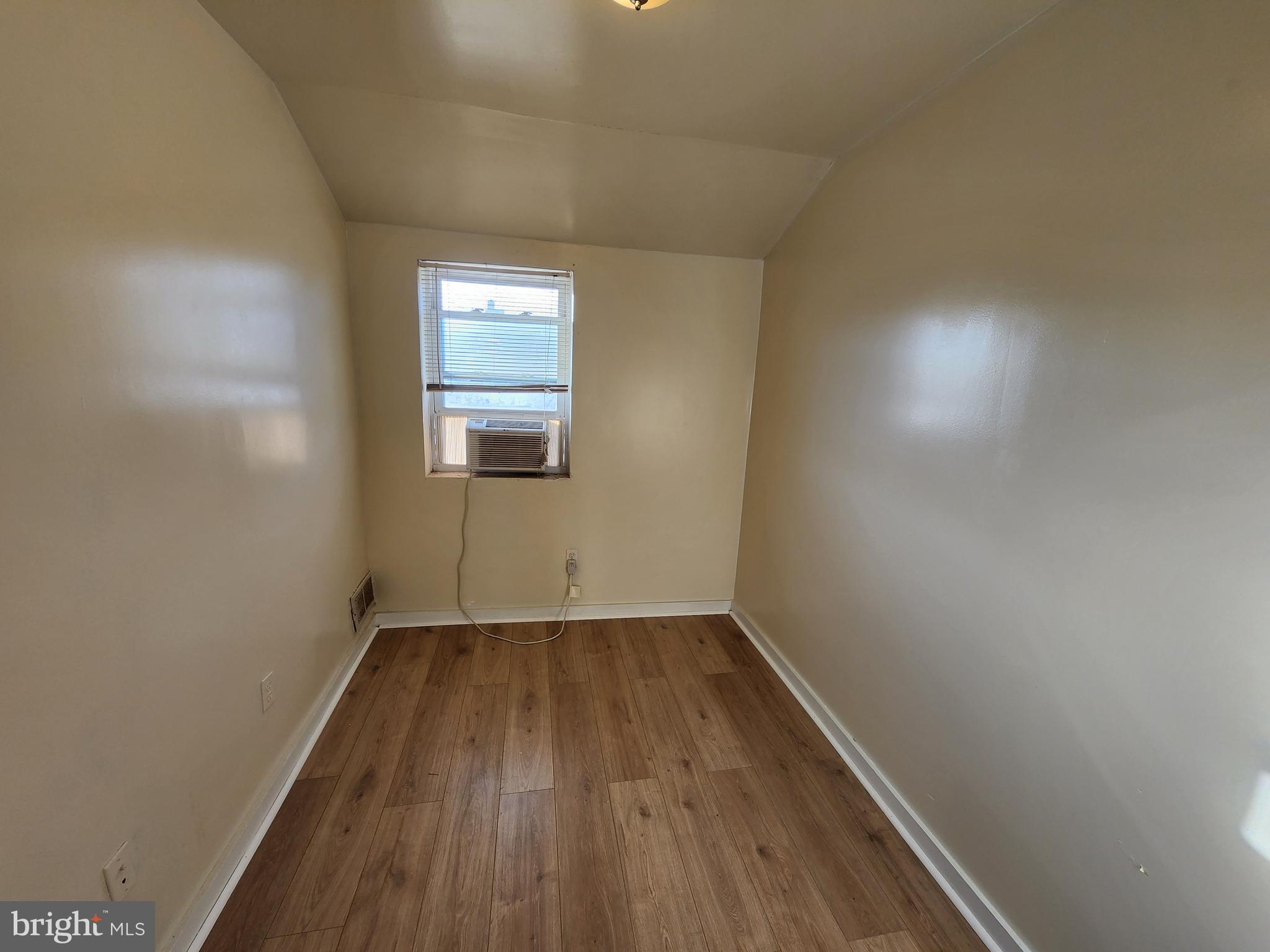 WOODMERE - Residential