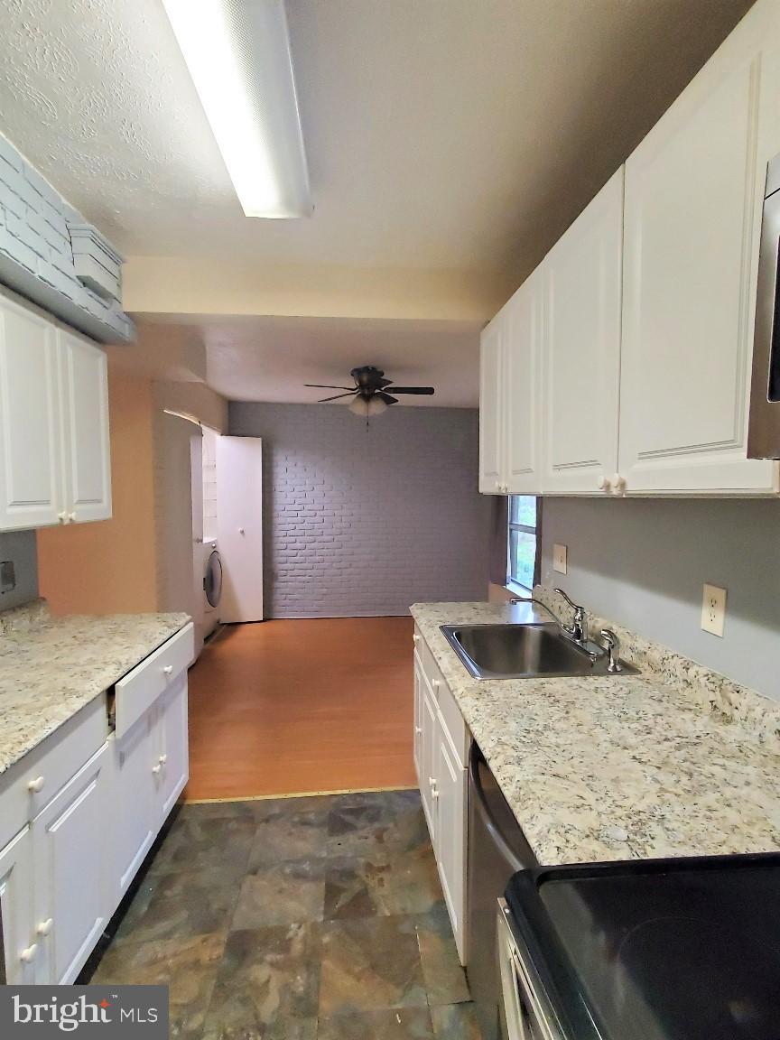 GREENBRIAR CONDO PHASE I - Residential Lease