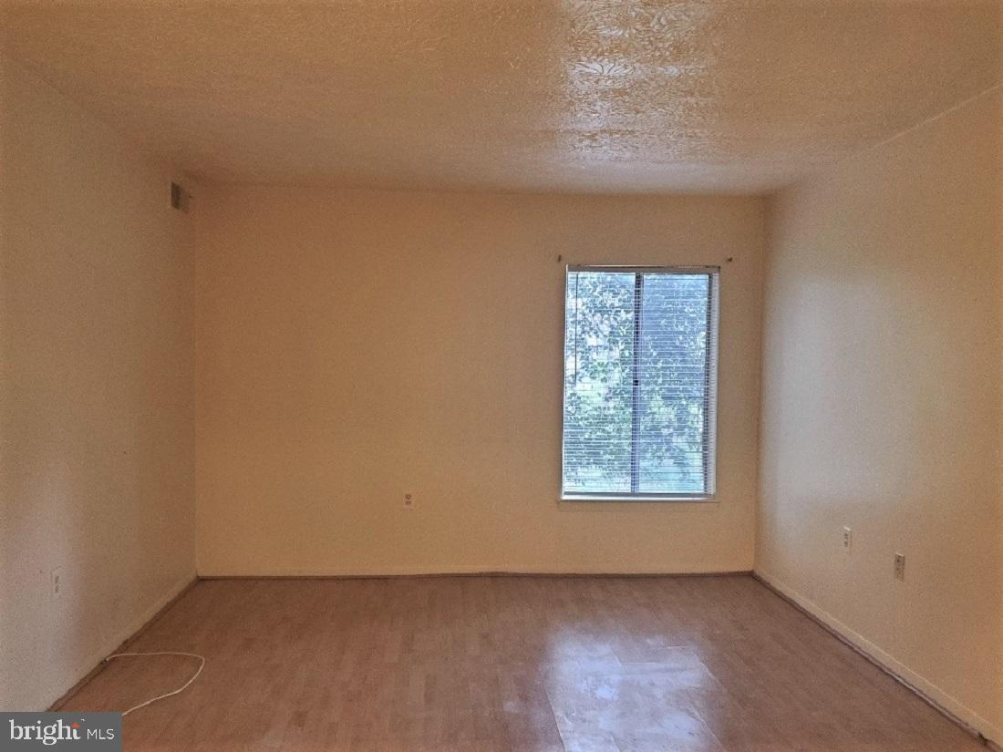 GREENBRIAR CONDO PHASE I - Residential Lease