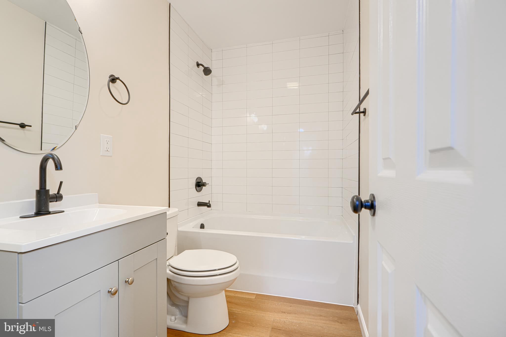 ARUNDEL GARDENS - Residential