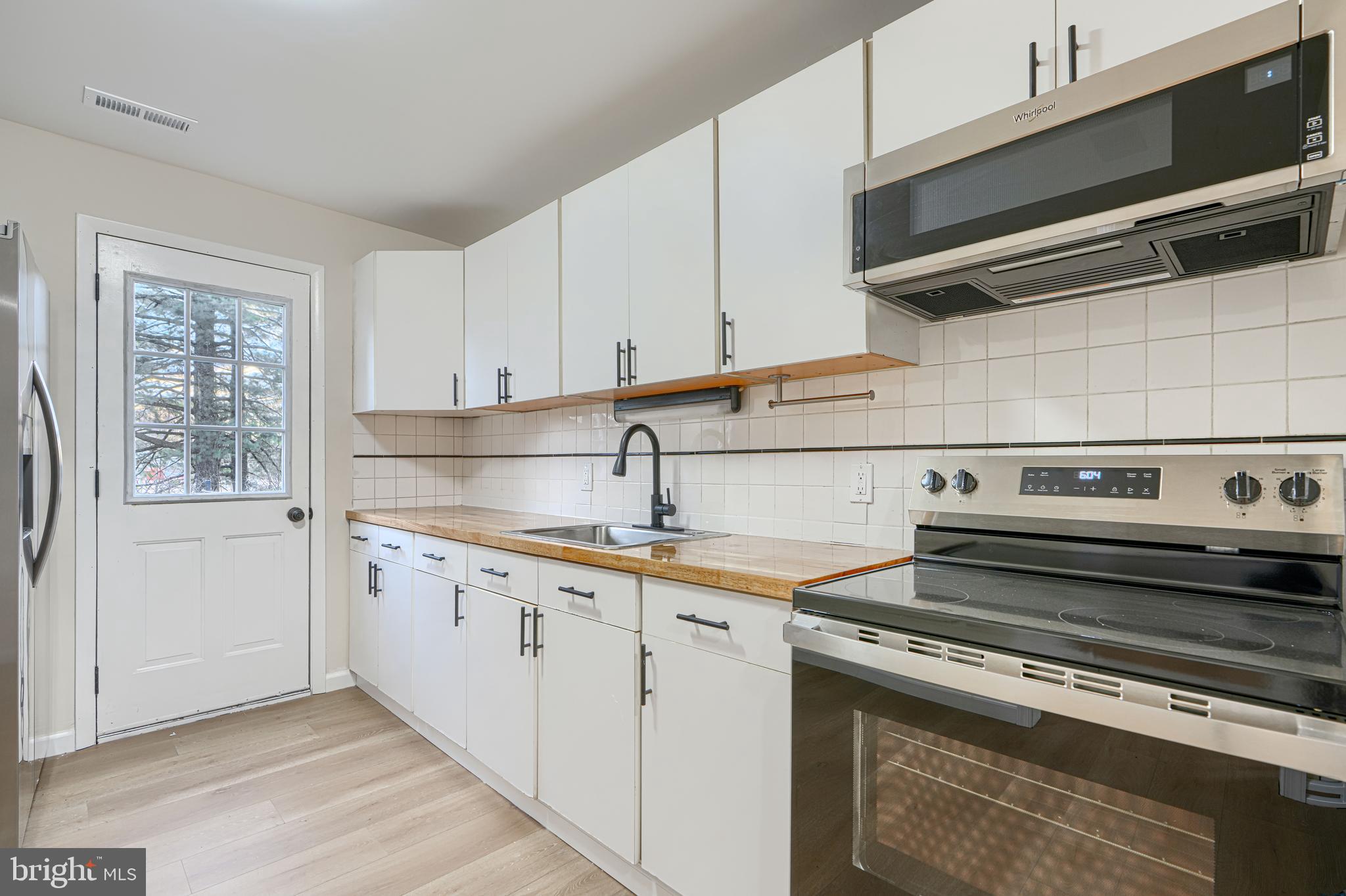 ARUNDEL GARDENS - Residential