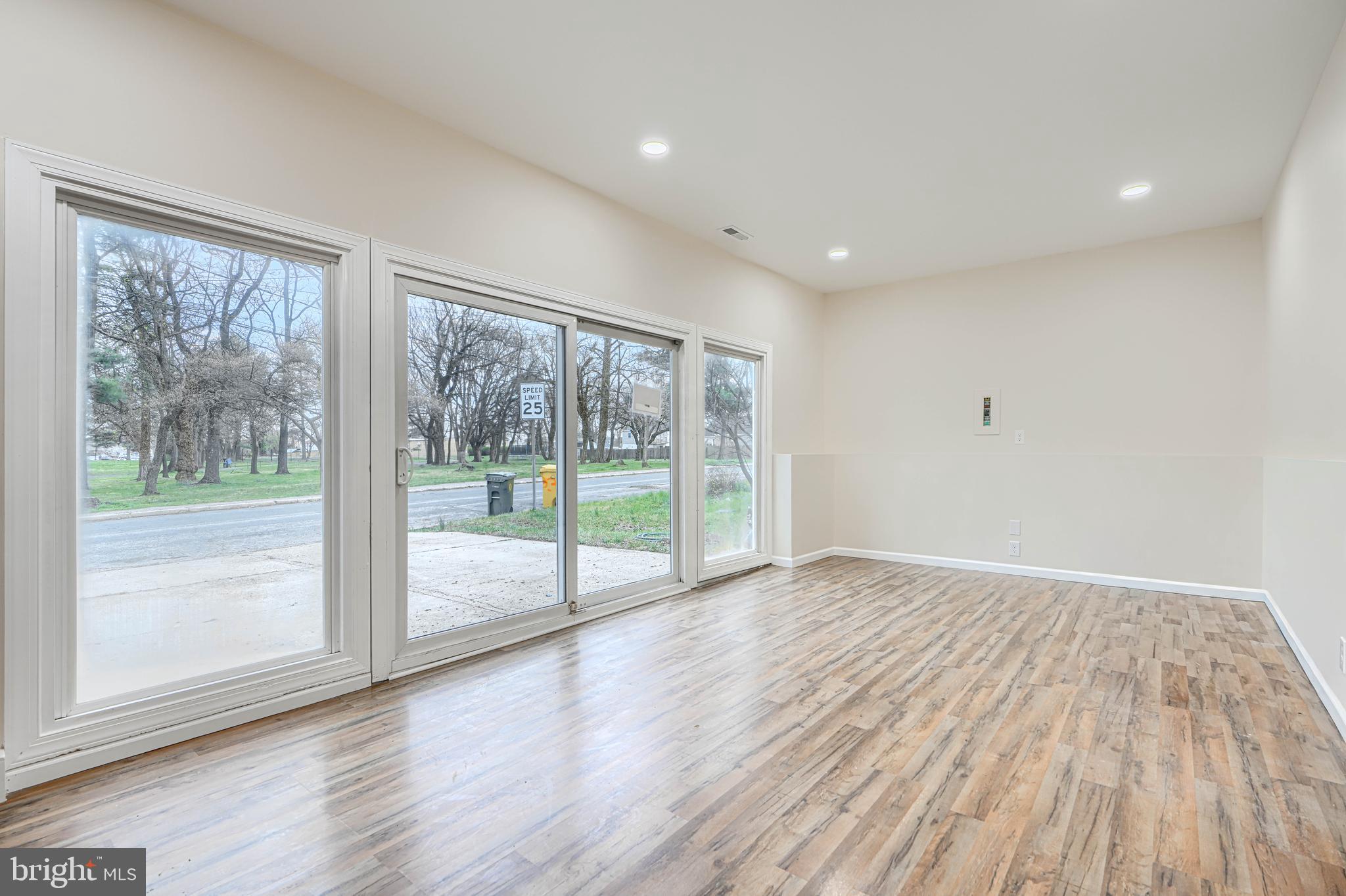 ARUNDEL GARDENS - Residential