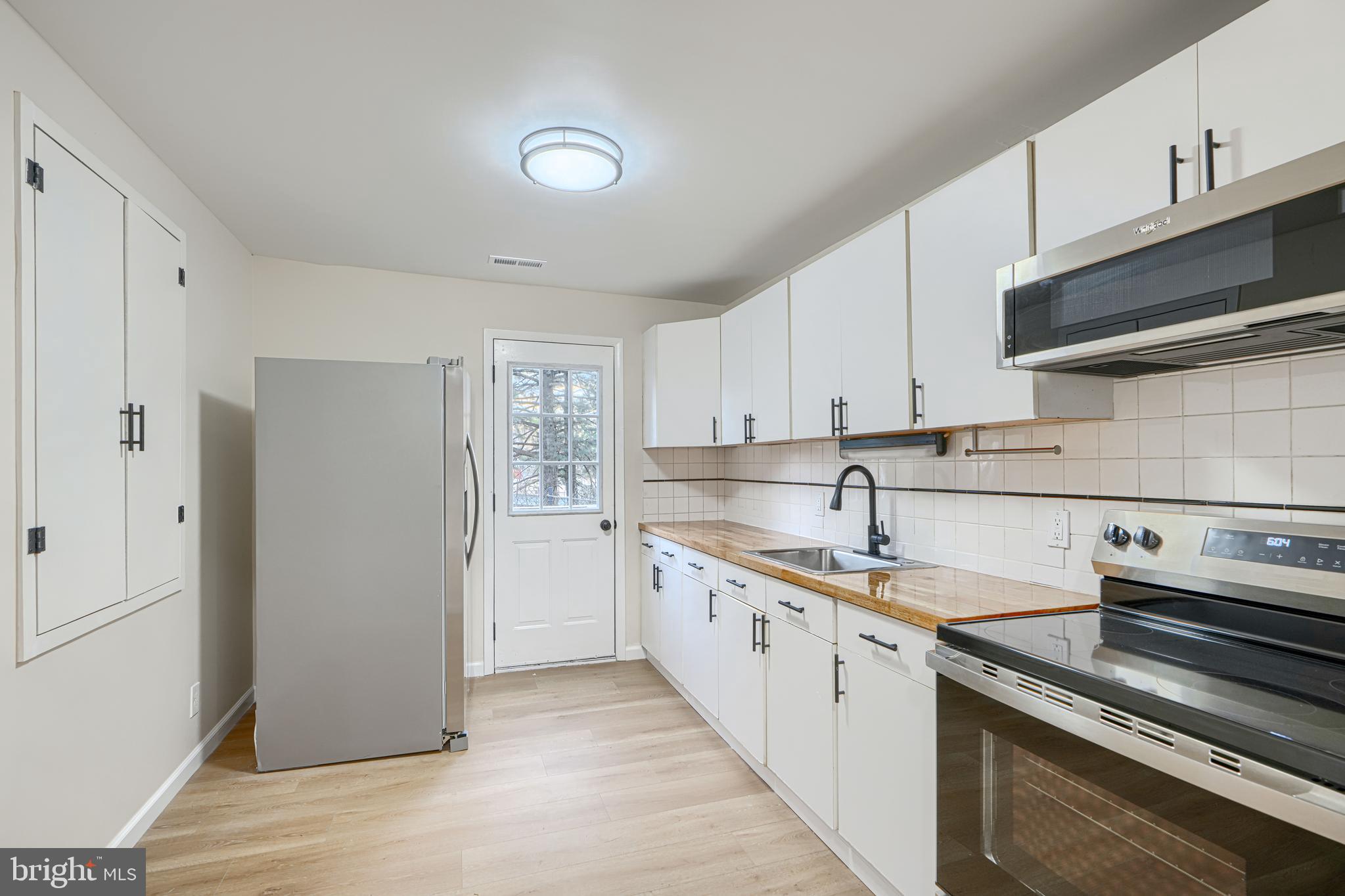 ARUNDEL GARDENS - Residential