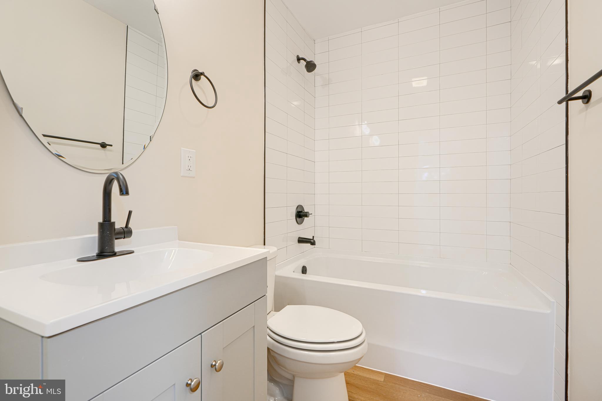 ARUNDEL GARDENS - Residential