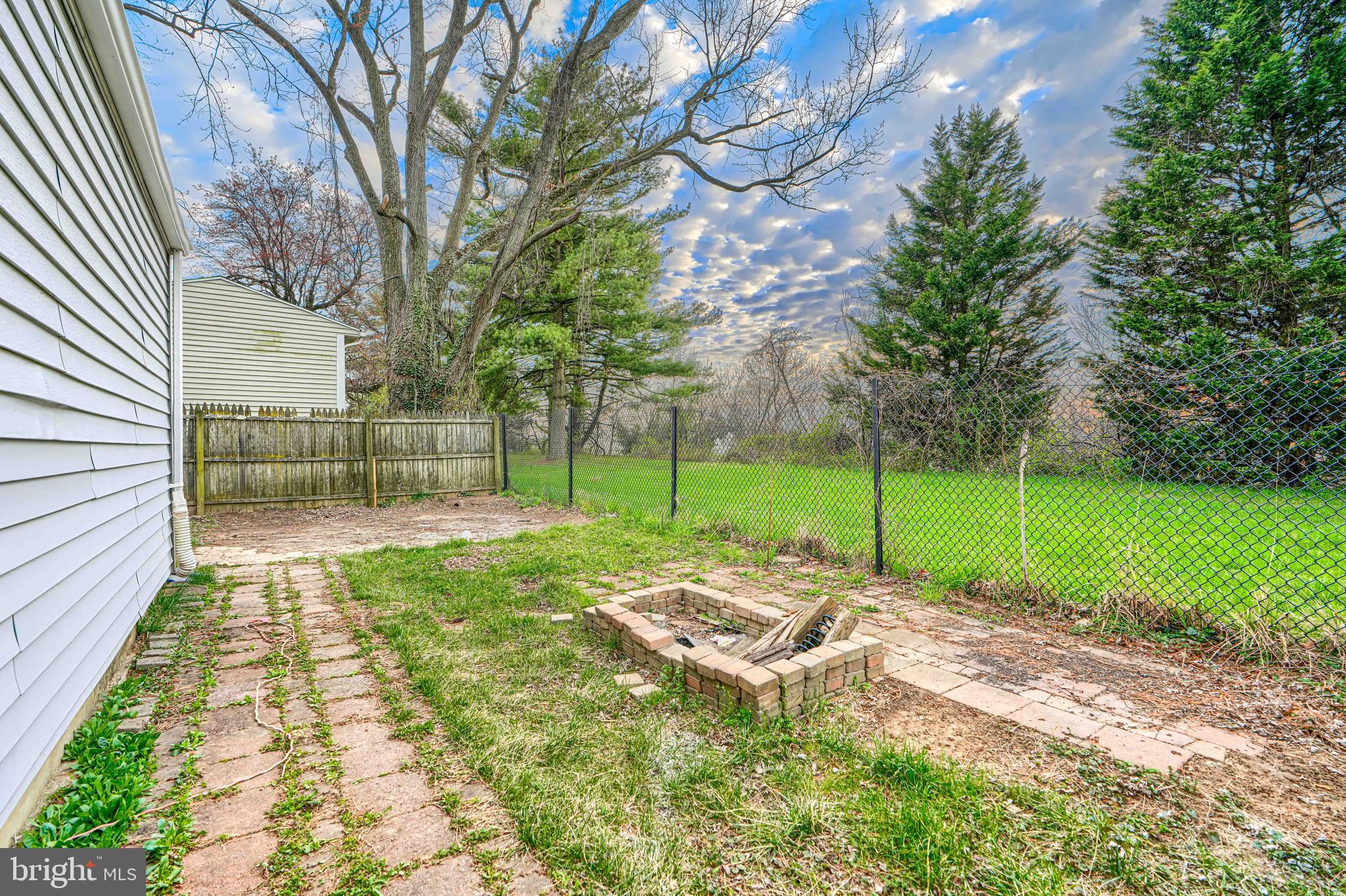 ARUNDEL GARDENS - Residential