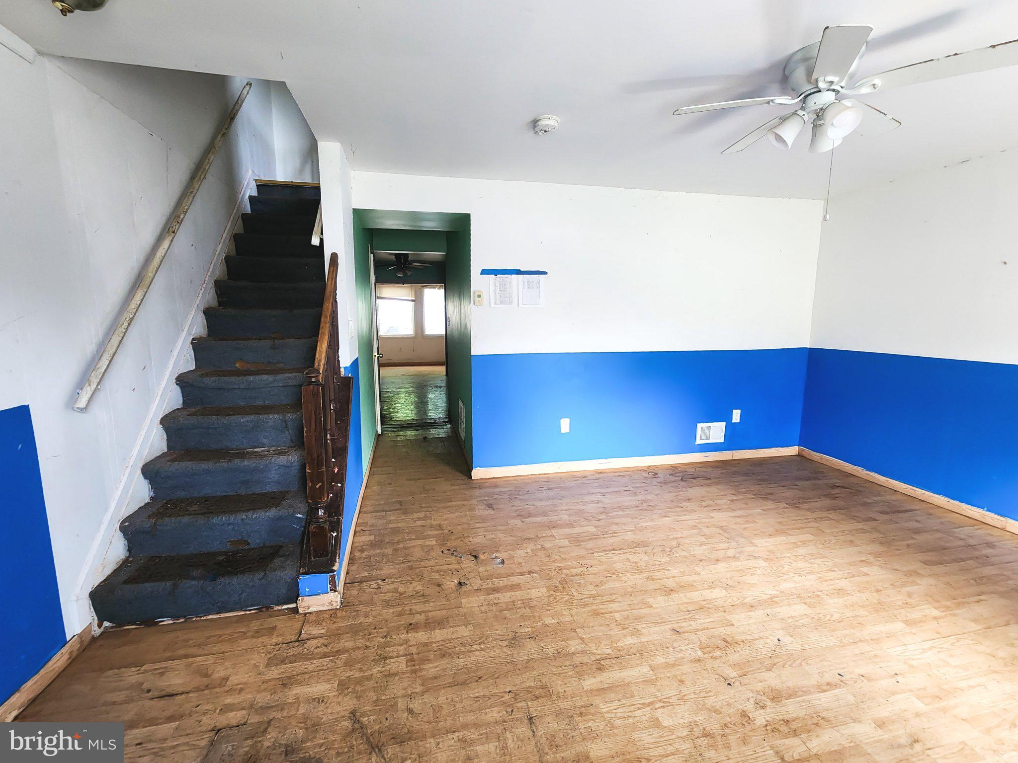1005 WATERSIDE COURT