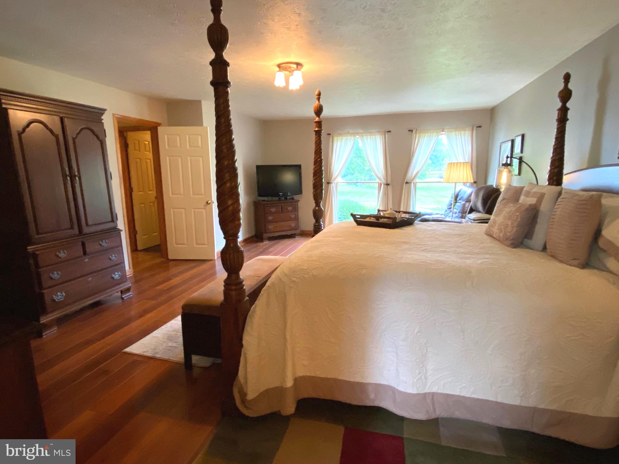 RIDGEWOOD MANOR - Residential