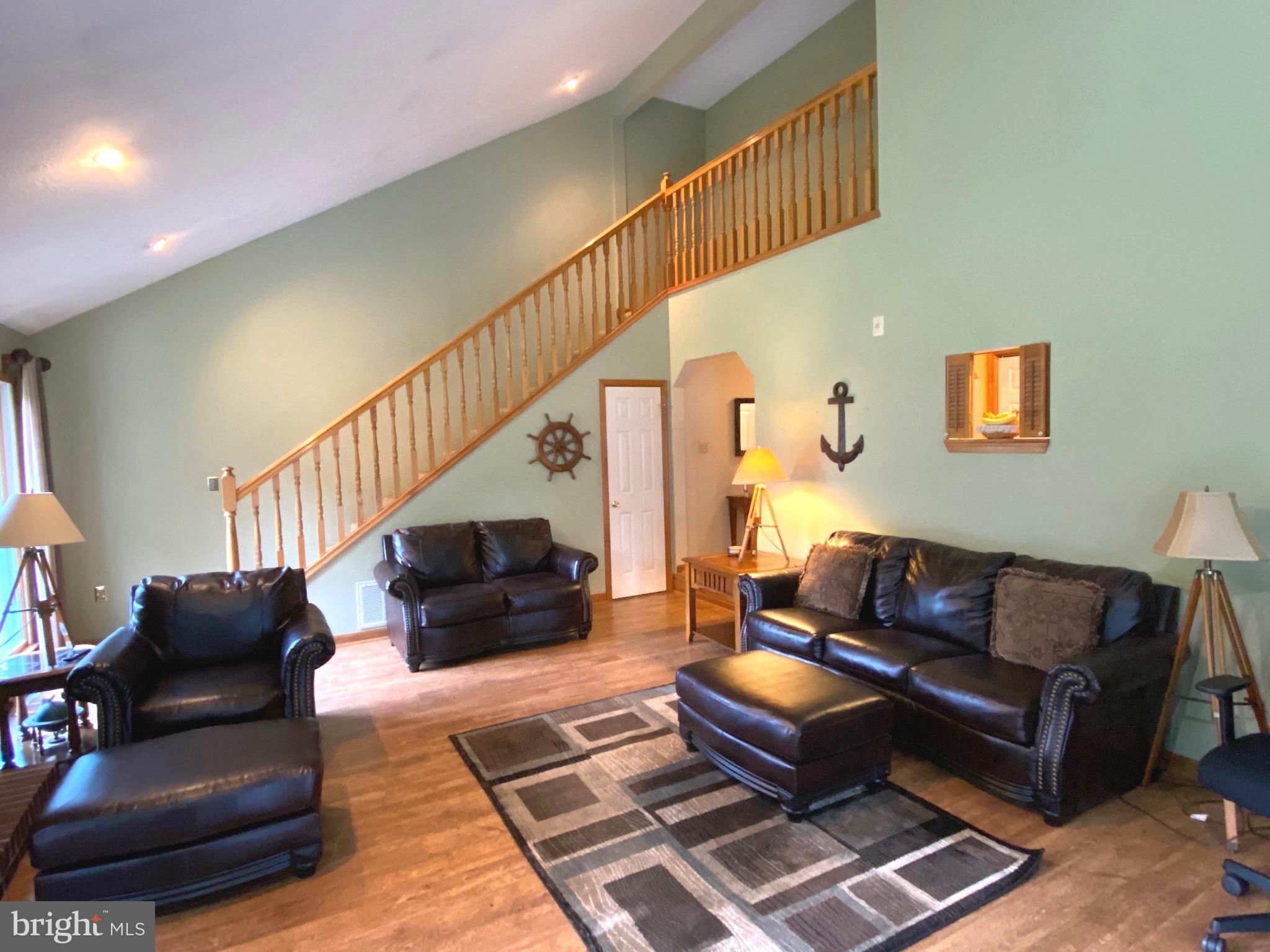 RIDGEWOOD MANOR - Residential