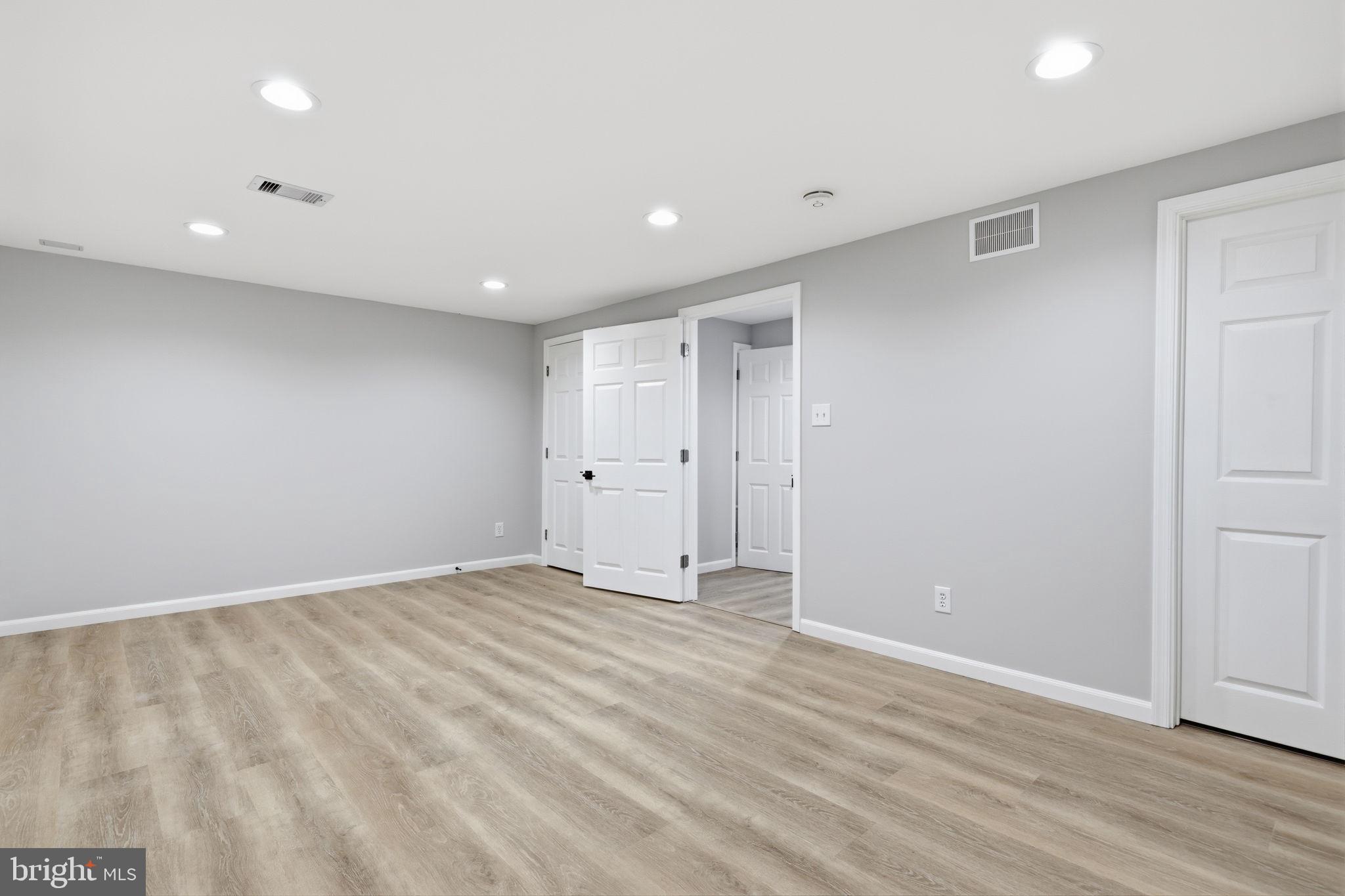 CHARING CROSS - Residential Lease