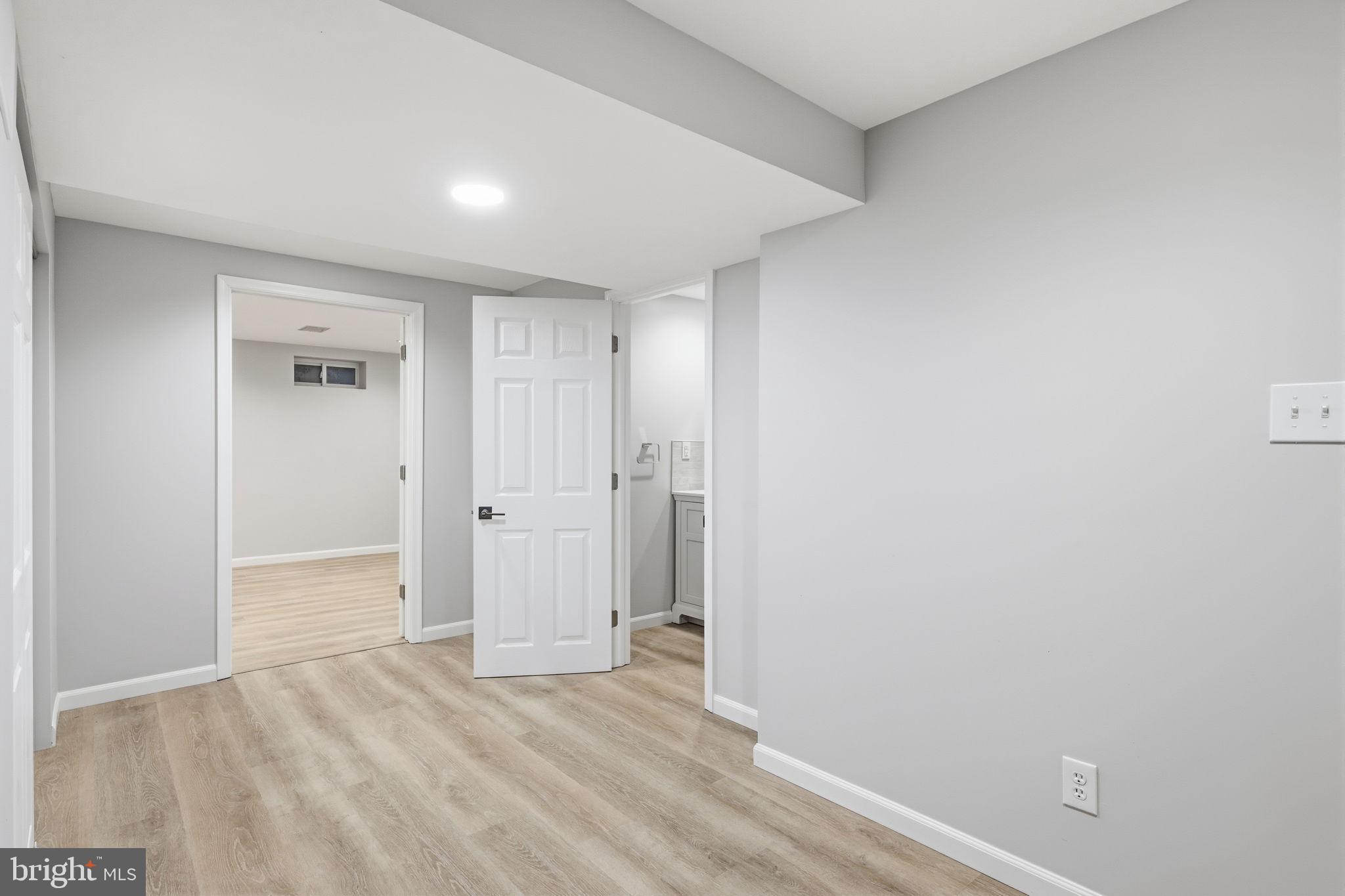 CHARING CROSS - Residential Lease