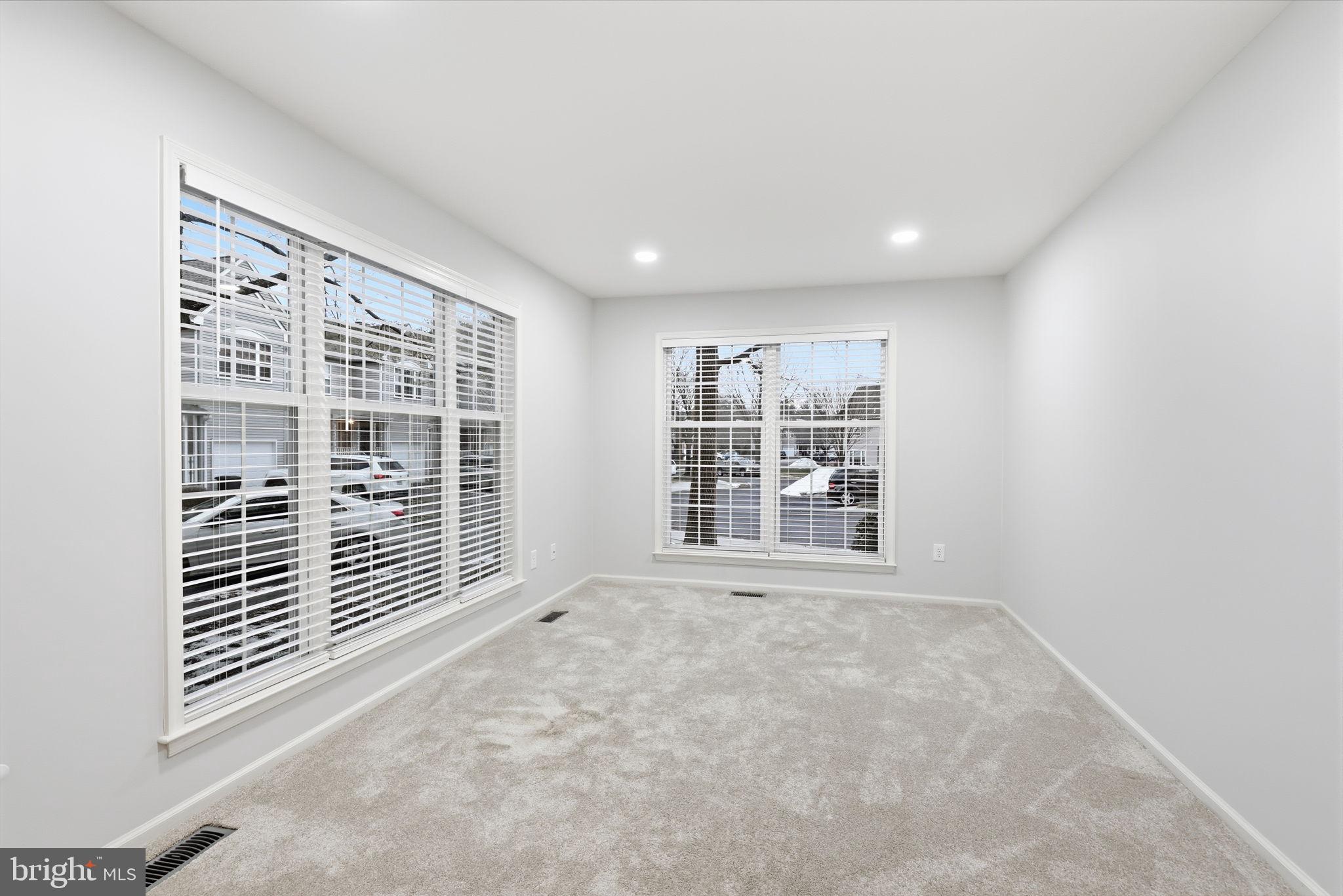 CHARING CROSS - Residential Lease