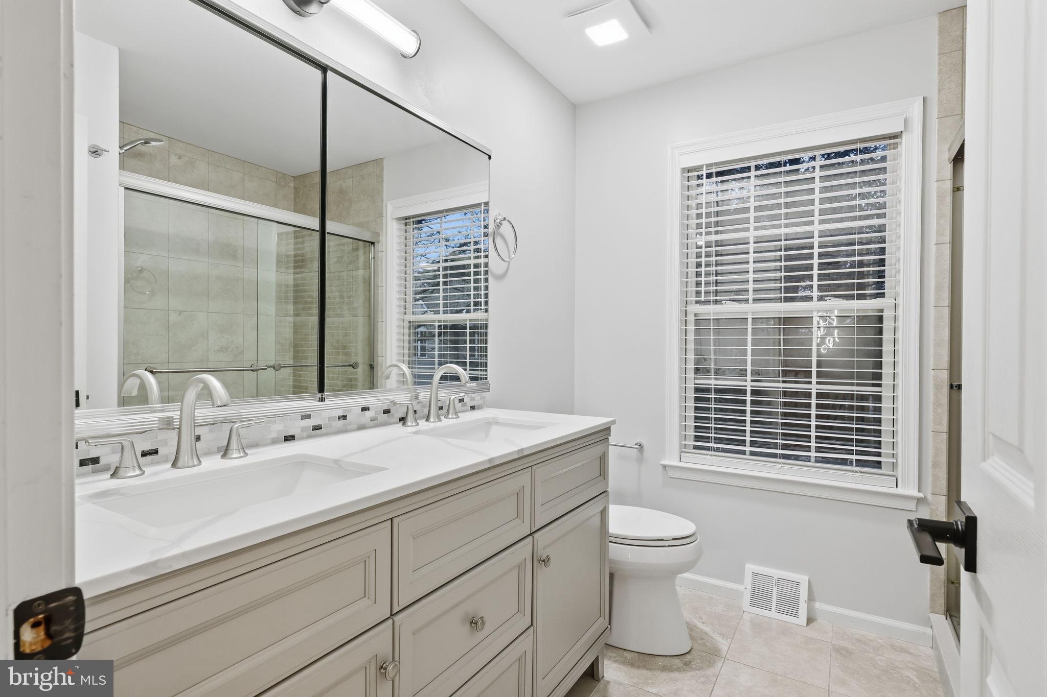 CHARING CROSS - Residential Lease