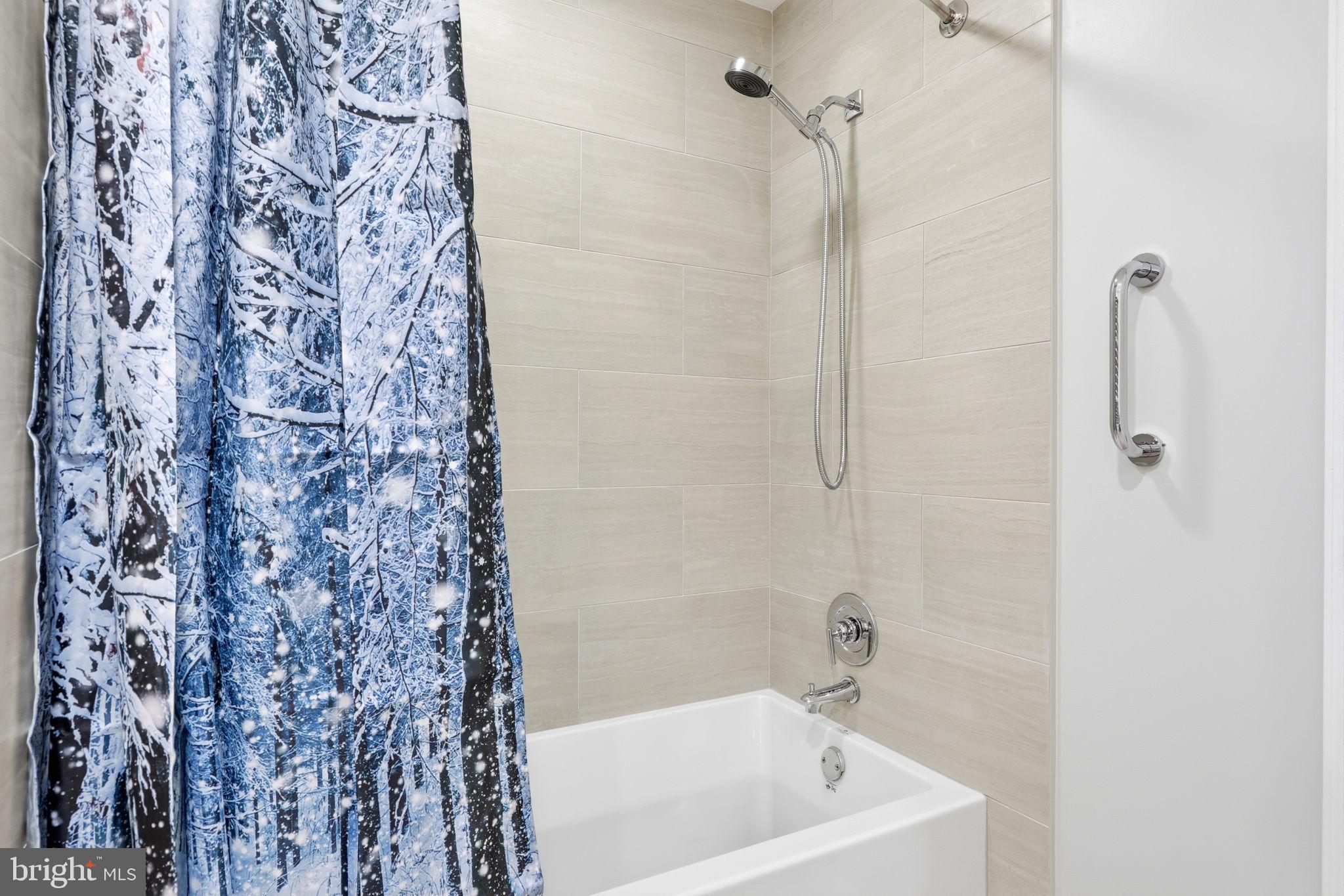 CHARING CROSS - Residential Lease