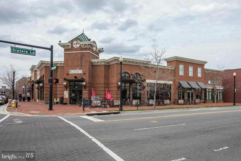 POTOMAC GREENS - Residential Lease