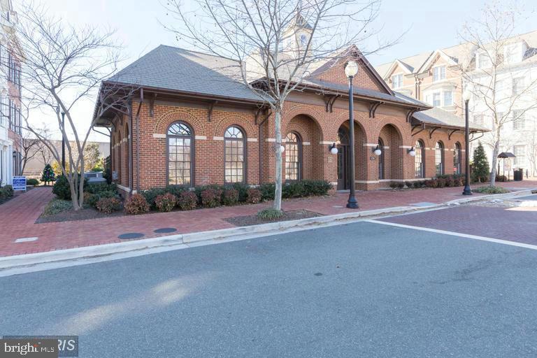 POTOMAC GREENS - Residential Lease