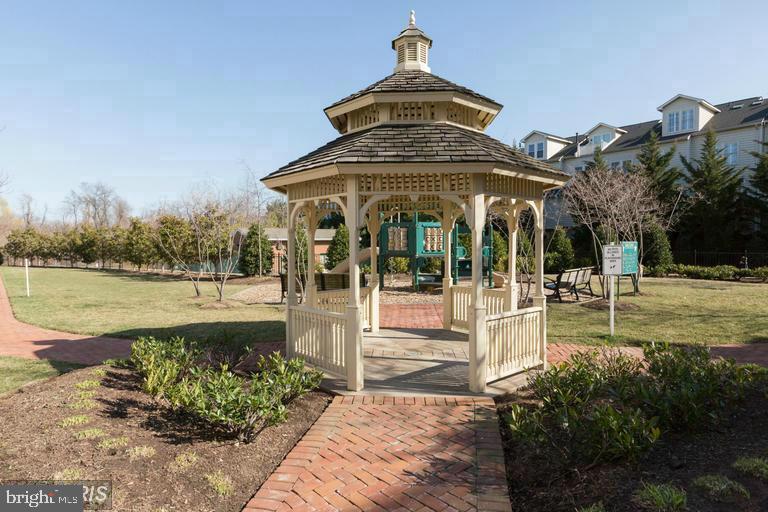 POTOMAC GREENS - Residential Lease