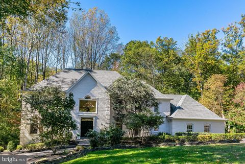 2404 OAKMONT COURT OAKTON VA 22124