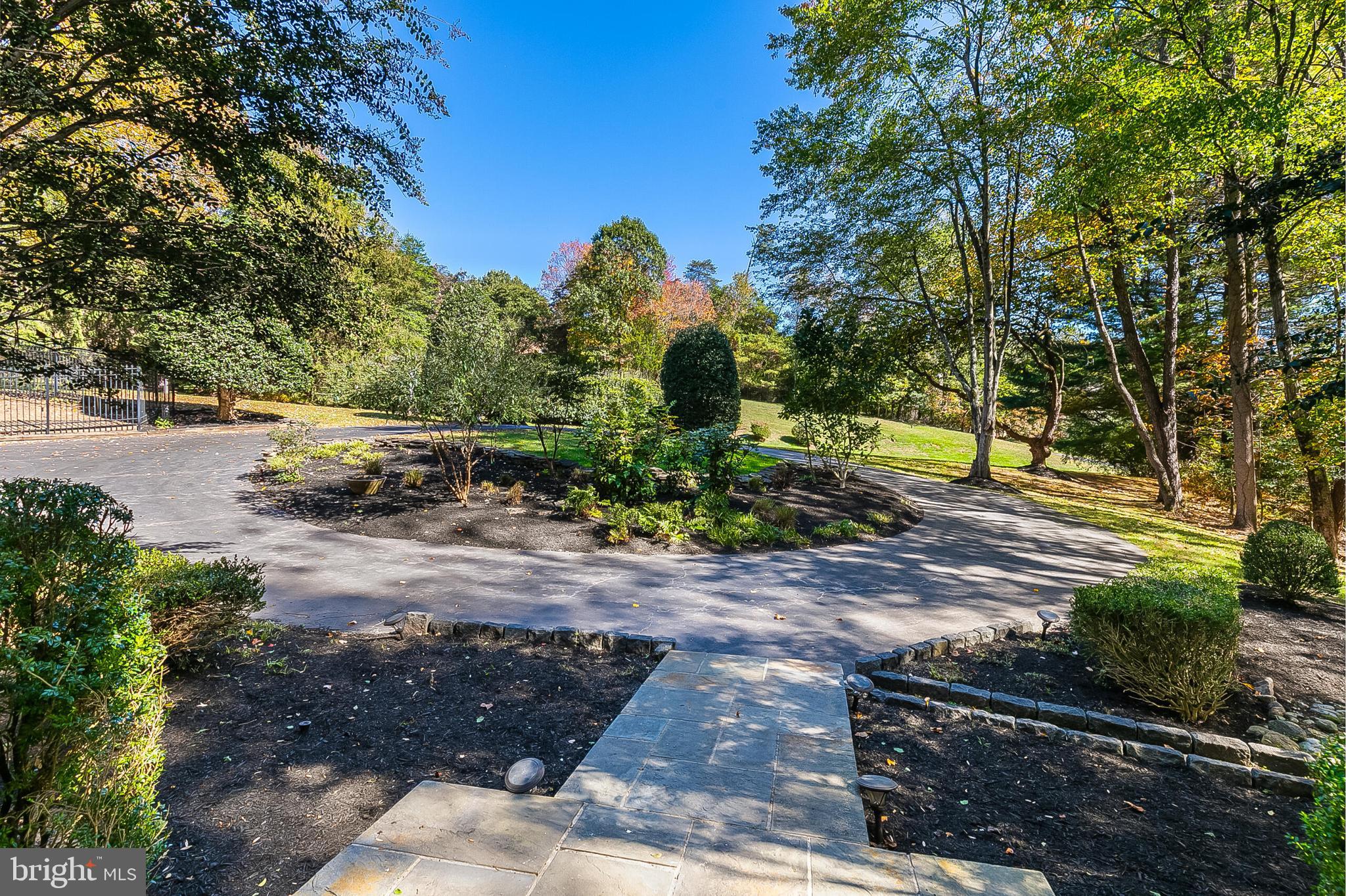 OAKMONT - Residential