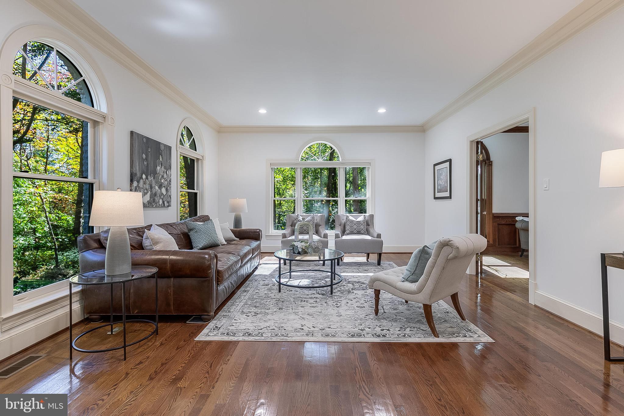 2404 OAKMONT COURT