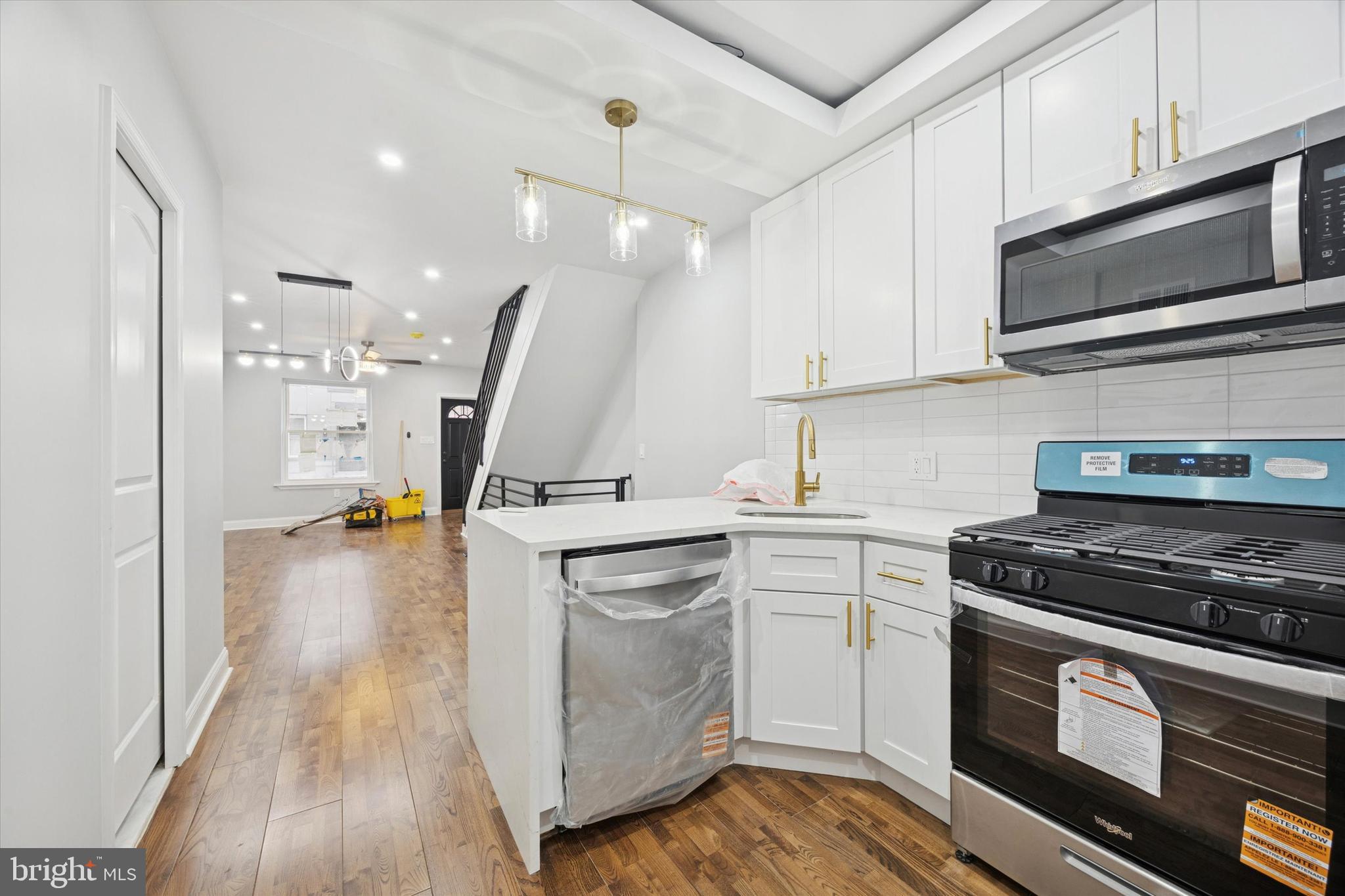 POINT BREEZE - Residential