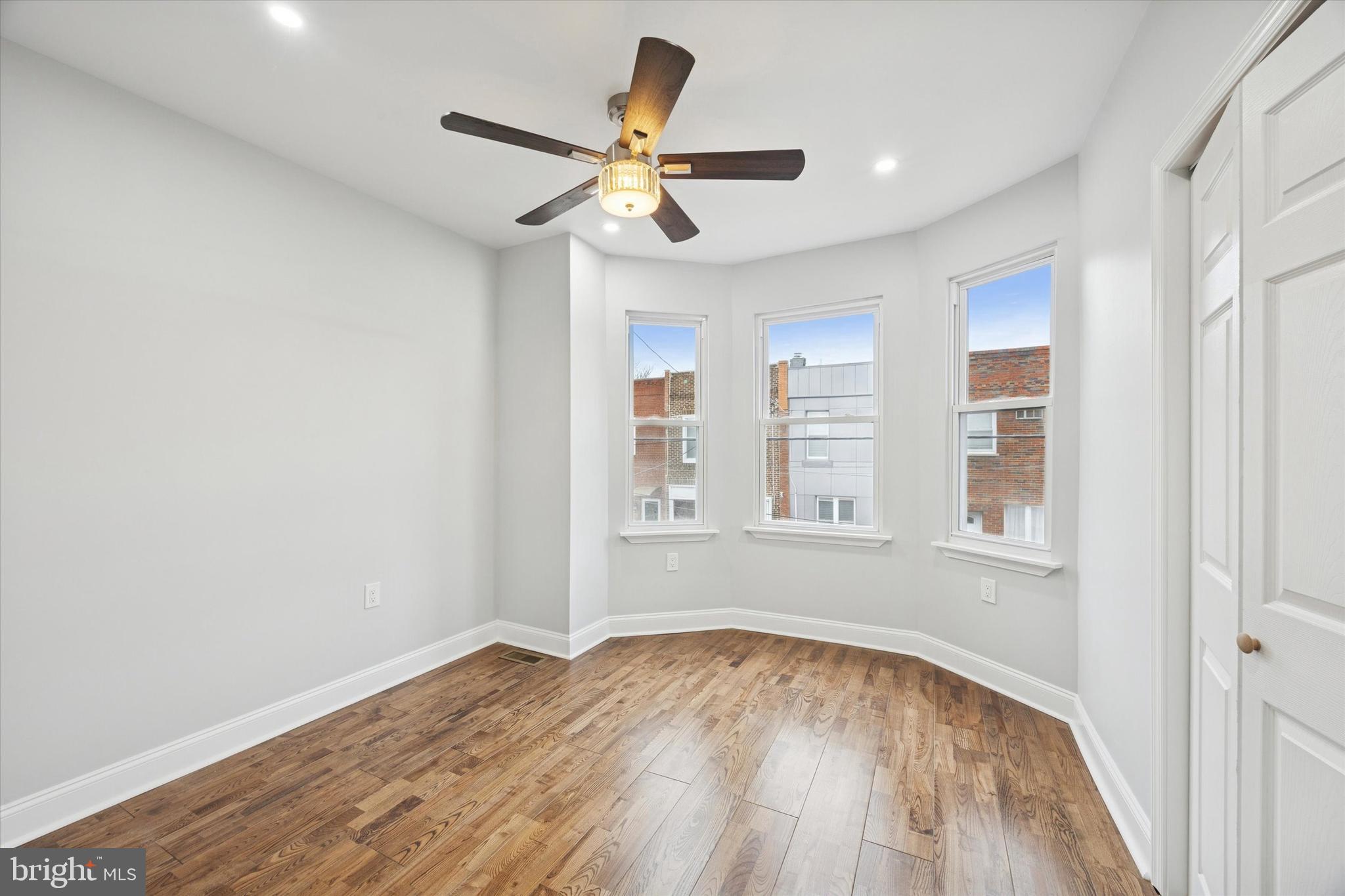 POINT BREEZE - Residential